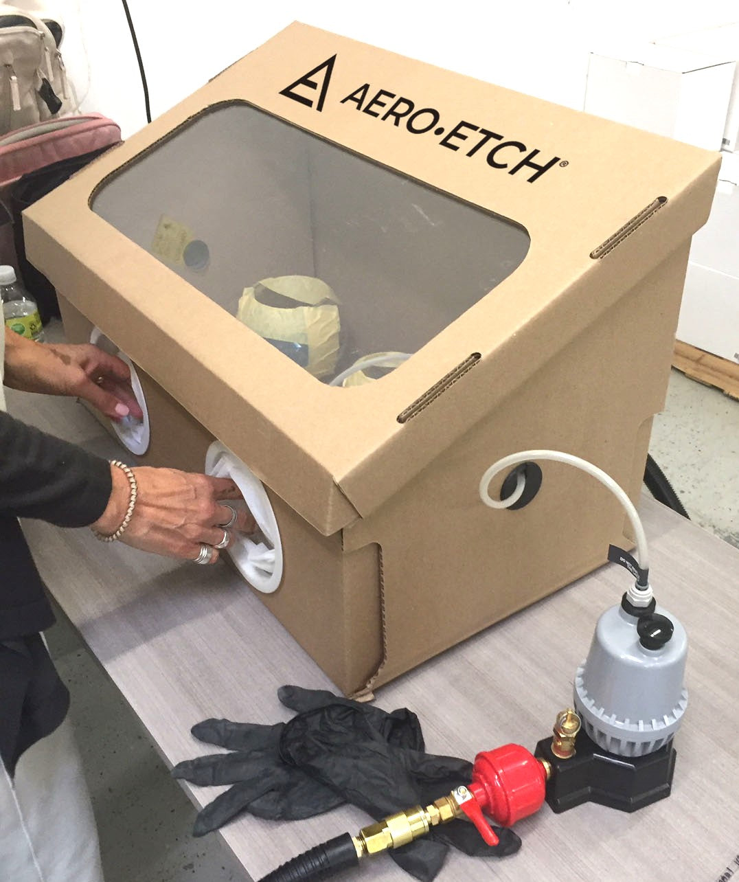 AERO-ETCH STUDIO BOOTH